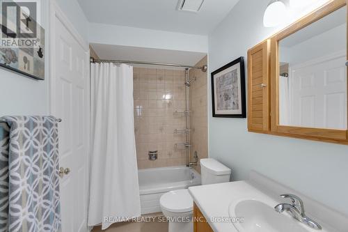 74 Heathcliffe Square, Brampton, ON - Indoor Photo Showing Bathroom