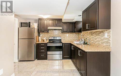 85 Viceroy Crescent, Brampton, ON - Indoor Photo Showing Kitchen With Upgraded Kitchen