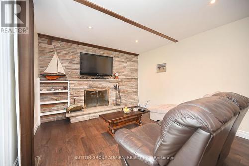 325 Ulric Crescent, Oakville, ON - Indoor With Fireplace