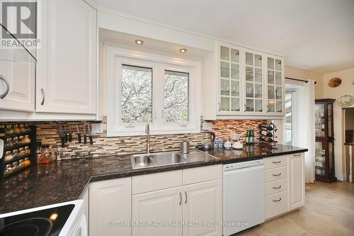 325 Ulric Crescent, Oakville, ON - Indoor Photo Showing Kitchen With Double Sink