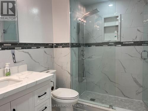 5235 Huntingfield Drive, Mississauga, ON - Indoor Photo Showing Bathroom