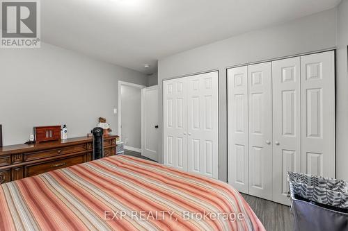 143 Westmount Drive N, Orillia, ON - Indoor Photo Showing Bedroom