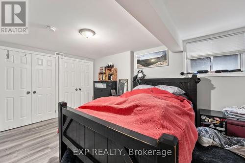 143 Westmount Drive N, Orillia, ON - Indoor Photo Showing Bedroom