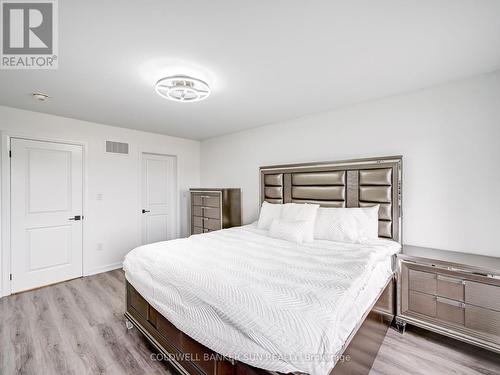 401 Kleinburg Summit Way, Vaughan, ON - Indoor Photo Showing Bedroom
