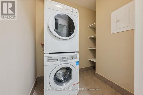 101 - 400 William Graham Drive, Aurora, ON - Indoor Photo Showing Laundry Room