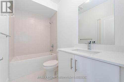 2 Lois Torrance Trail, Uxbridge, ON - Indoor Photo Showing Bathroom