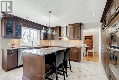 370 Warren Road, King, ON - Indoor Photo Showing Kitchen With Upgraded Kitchen
