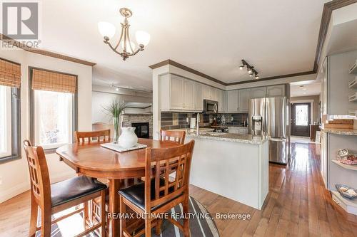 347 Alex Doner Drive, Newmarket, ON - Indoor Photo Showing Dining Room