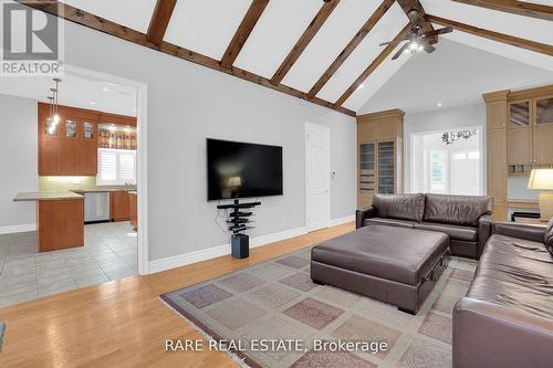 129 Duncan Road, Richmond Hill, ON - Indoor Photo Showing Living Room