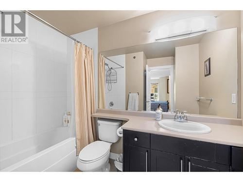 1089 Sunset Drive Unit# 407, Kelowna, BC - Indoor Photo Showing Bathroom