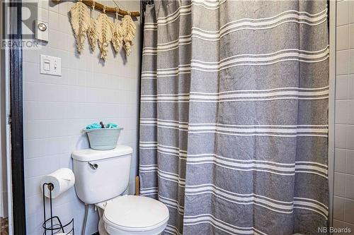 8 Wharf Road, Newcastle Creek, NB - Indoor Photo Showing Bathroom