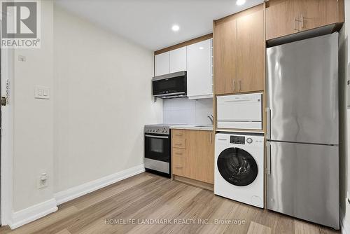 206 - 448 Spadina Road, Toronto, ON - Indoor Photo Showing Laundry Room
