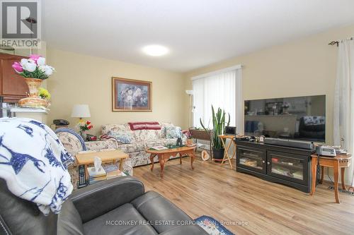 3012 Westridge Boulevard, Peterborough, ON - Indoor Photo Showing Living Room