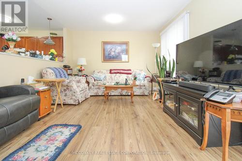 3012 Westridge Boulevard, Peterborough, ON - Indoor Photo Showing Living Room