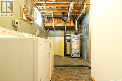 344 Myrtle Avenue, Yorkton, SK - Indoor Photo Showing Laundry Room