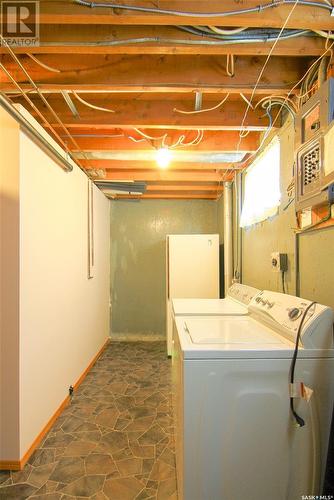 344 Myrtle Avenue, Yorkton, SK - Indoor Photo Showing Laundry Room