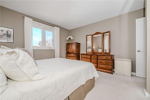 Master Bedroom - 4101 Marcia Place, Burlington, ON - Indoor Photo Showing Bedroom