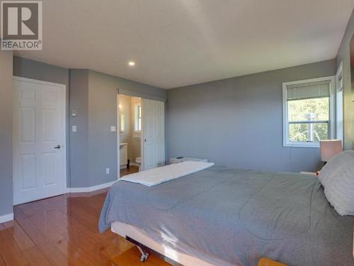 3396 Mackenzie Ave, Powell River, BC - Indoor Photo Showing Bedroom