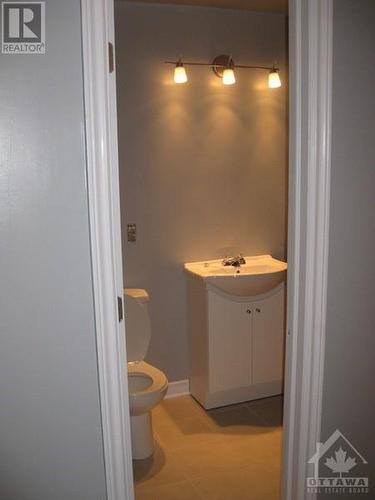 Apt 5 bathroom - 382 Brant Street, Ottawa, ON - Indoor Photo Showing Bathroom