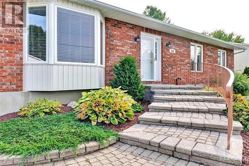 548 Loucks Drive, Russell, ON - Outdoor With Exterior