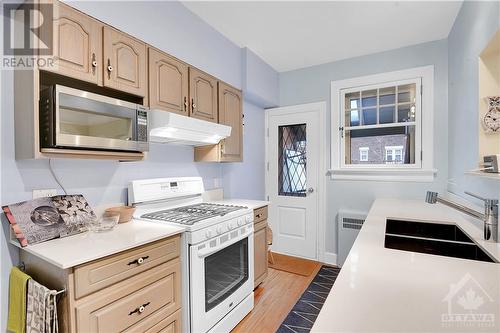 430 Hamilton Avenue S, Ottawa, ON - Indoor Photo Showing Kitchen With Double Sink