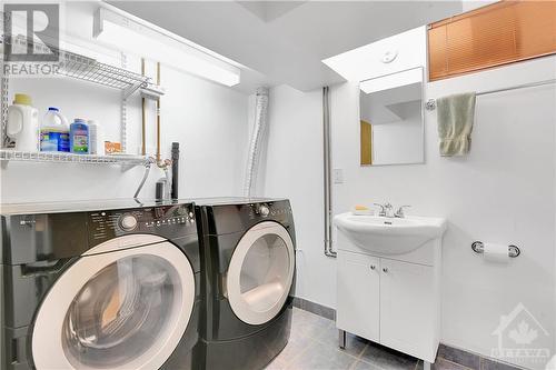 430 Hamilton Avenue S, Ottawa, ON - Indoor Photo Showing Laundry Room