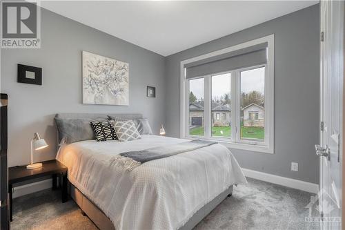 734 Meadowridge Circle, Ottawa, ON - Indoor Photo Showing Bedroom