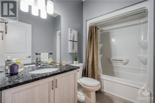 734 Meadowridge Circle, Ottawa, ON - Indoor Photo Showing Bathroom