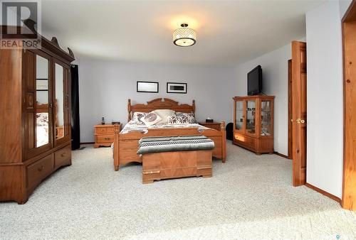 215 Sunset Bay, Estevan Rm No. 5, SK - Indoor Photo Showing Bedroom