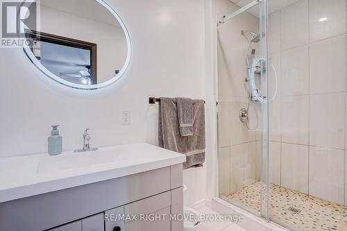 2248 Thomson Crescent, Severn, ON - Indoor Photo Showing Bathroom