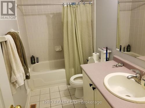 97 Essex Point Drive, Cambridge, ON - Indoor Photo Showing Bathroom