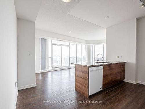 2008-70 Forest Manor Rd, Toronto, ON - Indoor Photo Showing Kitchen