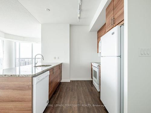 2008-70 Forest Manor Rd, Toronto, ON - Indoor Photo Showing Kitchen