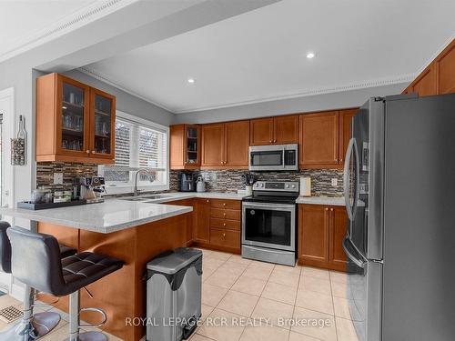 440 Woodspring Ave, Newmarket, ON - Indoor Photo Showing Kitchen