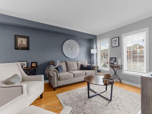 440 Woodspring Ave, Newmarket, ON - Indoor Photo Showing Living Room
