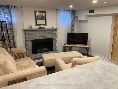 3463 Credit Heights Dr, Mississauga, ON - Indoor Photo Showing Living Room With Fireplace