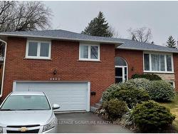 3463 Credit Heights Dr  Mississauga, ON L5C 2M2