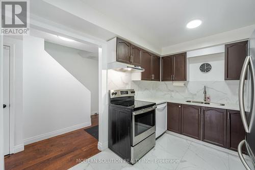 34 Potter Crescent, New Tecumseth, ON - Indoor Photo Showing Kitchen With Double Sink