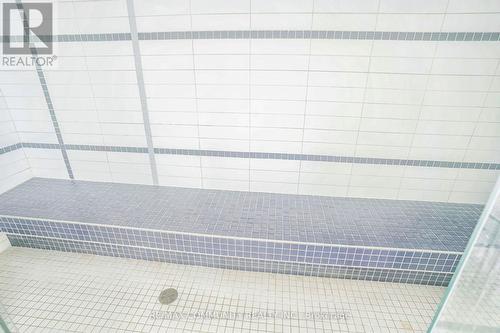 209 - 131 Upper Duke Crescent, Markham, ON - Indoor Photo Showing Bathroom