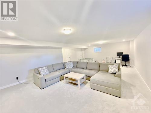 2028 Postilion Street, Richmond, ON - Indoor Photo Showing Living Room
