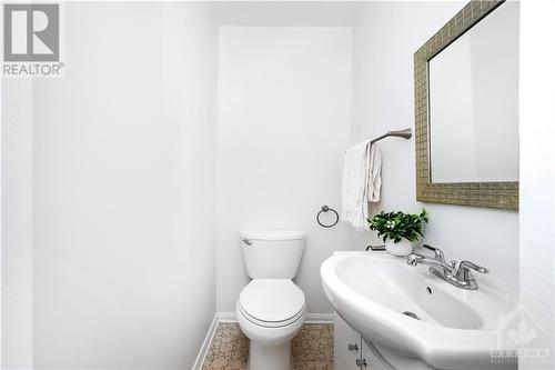 1379 Perez Crescent, Gloucester, ON - Indoor Photo Showing Bathroom