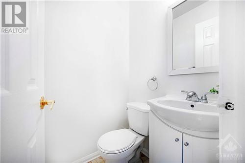 1379 Perez Crescent, Gloucester, ON - Indoor Photo Showing Bathroom