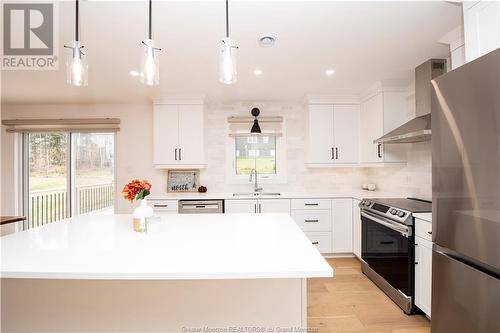 33 Donat Cres, Dieppe, NB - Indoor Photo Showing Kitchen With Upgraded Kitchen