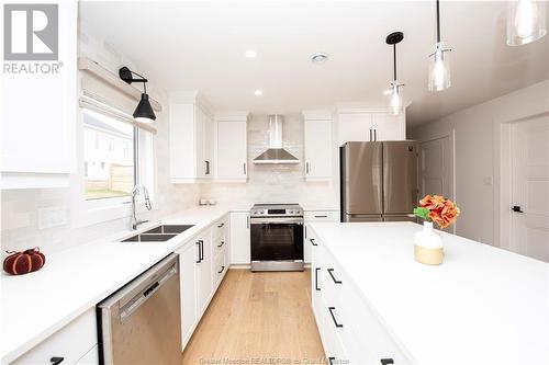 33 Donat Cres, Dieppe, NB - Indoor Photo Showing Kitchen With Double Sink With Upgraded Kitchen