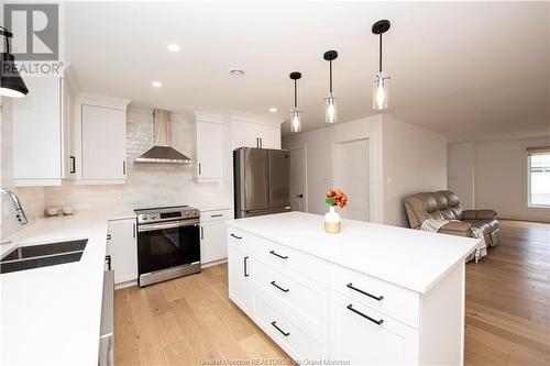 33 Donat Cres, Dieppe, NB - Indoor Photo Showing Kitchen With Double Sink With Upgraded Kitchen