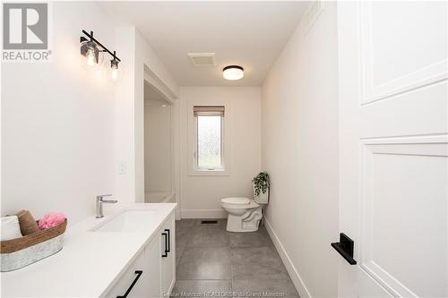 33 Donat Cres, Dieppe, NB - Indoor Photo Showing Bathroom
