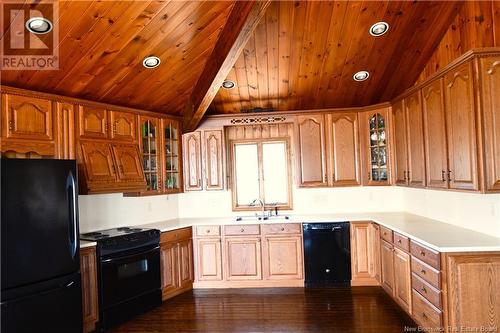 388 Fundy Drive, Wilsons Beach, NB - Indoor Photo Showing Kitchen With Double Sink