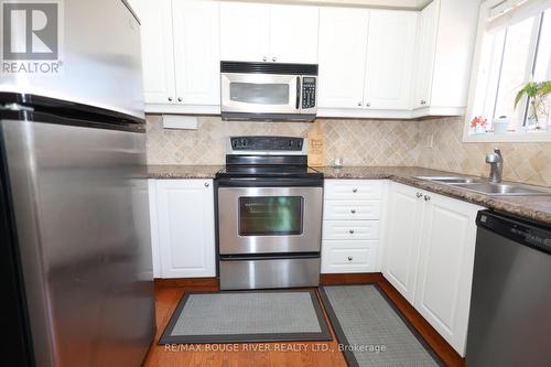 4 Hemans Court, Ajax, ON - Indoor Photo Showing Kitchen With Stainless Steel Kitchen With Double Sink