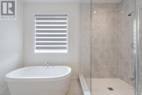 28 Tweedhill Avenue, Caledon, ON - Indoor Photo Showing Bathroom