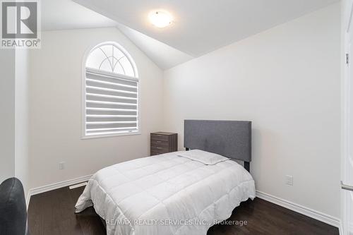 28 Tweedhill Avenue, Caledon, ON - Indoor Photo Showing Bedroom